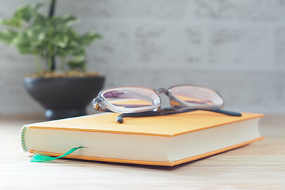 クリアしおりの作り方｜クリアしおりの概要からノベルティとしてのメリットまで解説