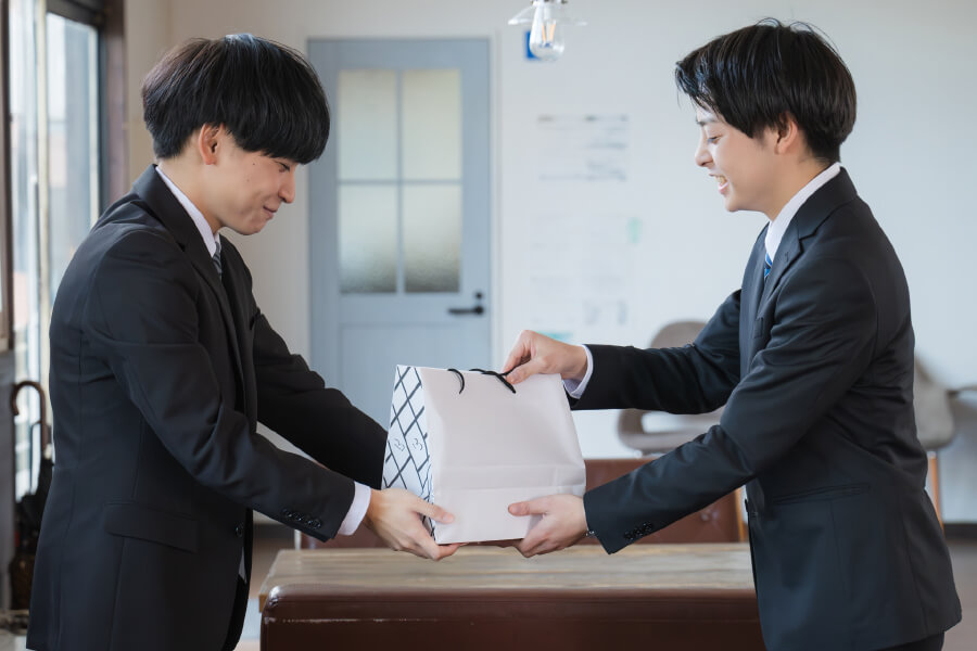 なぜ年末年始・お正月の挨拶にオリジナルノベルティが効果的なのか-イメージ写真