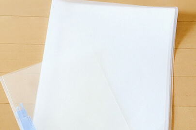 クリアファイルが反る原因|反り返りを防ぐ対策方法