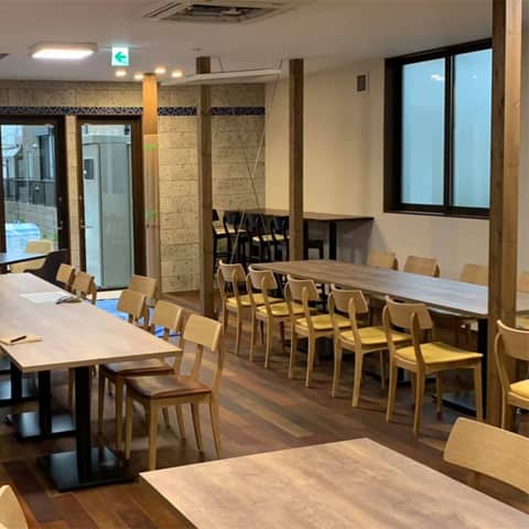 テーブルと椅子