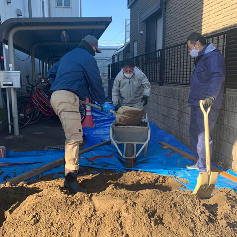 雪に覆われた畑