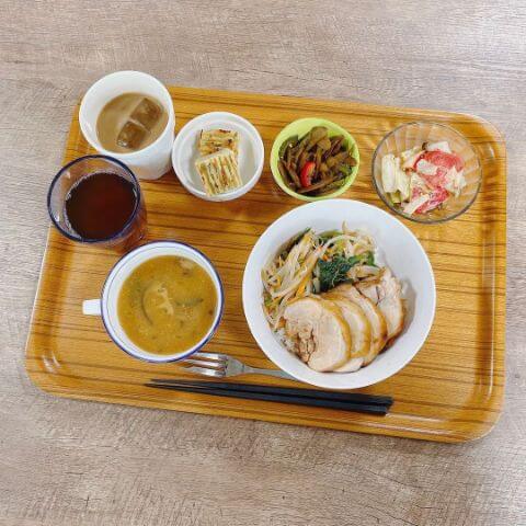 鶏チャーシューナムル丼