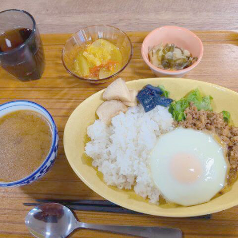 粗挽きそぼろロコモコ風ごはん