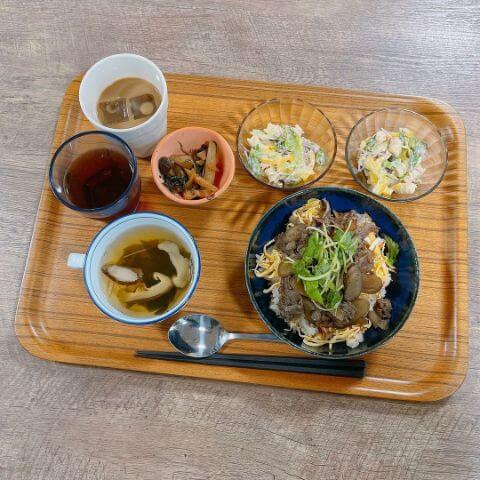 牛ごぼうちらし寿司