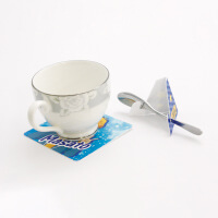 飾れるコースターセット-コースターにカップを置き、スプーンをスタンドに置く-サムネイル写真