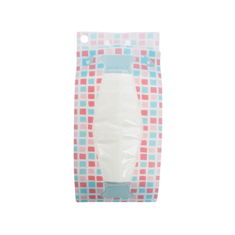 ポケットティッシュやウエットティッシュをセットできます。