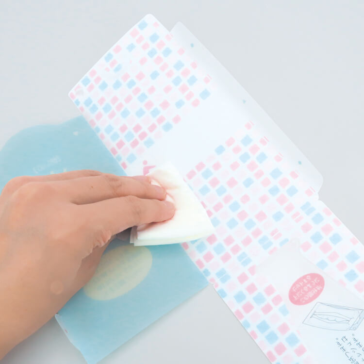 水に強い素材なので、湿ったごみでも安心!