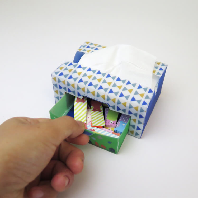 色々入れてしまう小物入れ。