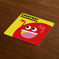 コースター(紙)-机に置いたイメージ-サムネイル写真