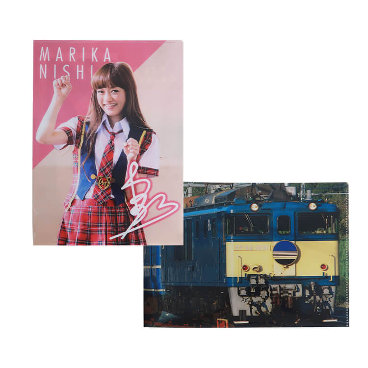 納品時は通常のA4クリアファイルサイズです。