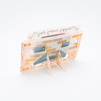 簡単に組み立てることができ、自立させることができます。