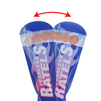 透明の窓から中の鳴子のデザインが見え、振った時に揺れます。