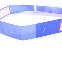 フックのとめる位置で幅広いサイズに対応しています。-サムネイル写真