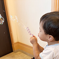 小さなシャボン玉も作れます。