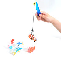 魚にあいた穴にフックをひっかけて釣ります。-サムネイル写真