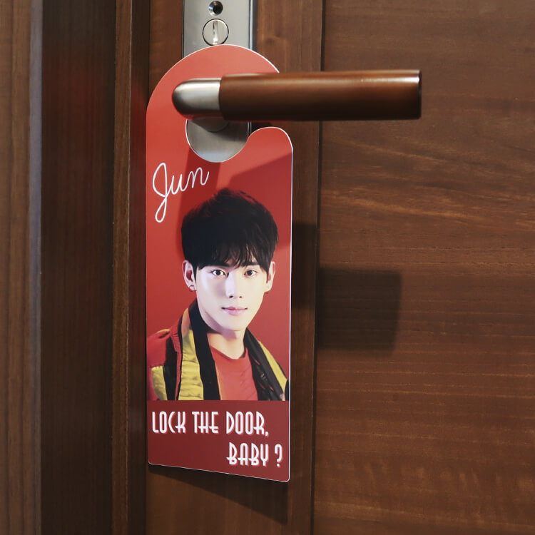 ドアノブにかけるだけで訴求できます。