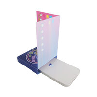 アクスタステージ-ステージの裏側からステージ下に携帯を入れている-サムネイル写真