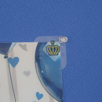 クリップ付きクリアポスター-画鋲でポスターを壁に留めている写真-サムネイル写真