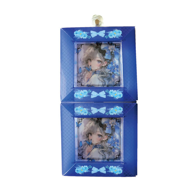 縦に連結して壁に飾ることもできます。-写真