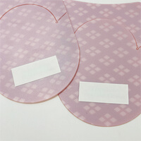 裏面についたデオドラントシールで悪臭を消臭いたします。