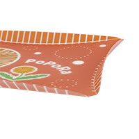 フチの折り罫を折り曲げます