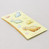 組み立てて使用する立体型なのでカバンの中でも安心です。