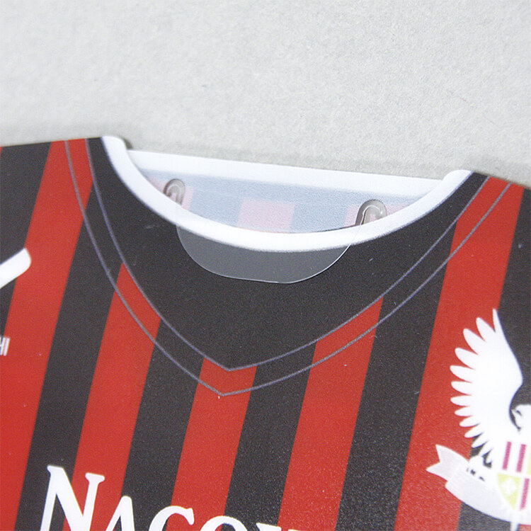 フックで落下を防ぎます。