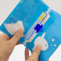 ベロを差し込んでロックできるので、安定して自立します。-サムネイル