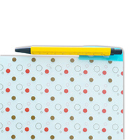 インデックスにはペンを差し込むペンホルダー付き。