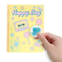 PP製のバインダーなので表紙に好きなシールを貼ることもできます。-サムネイル写真