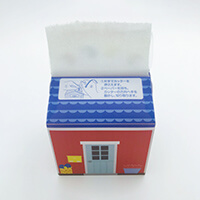 フタについたカッターで、簡単に切ることができます。