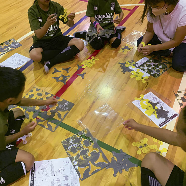 パズルボール組み立て風景-写真