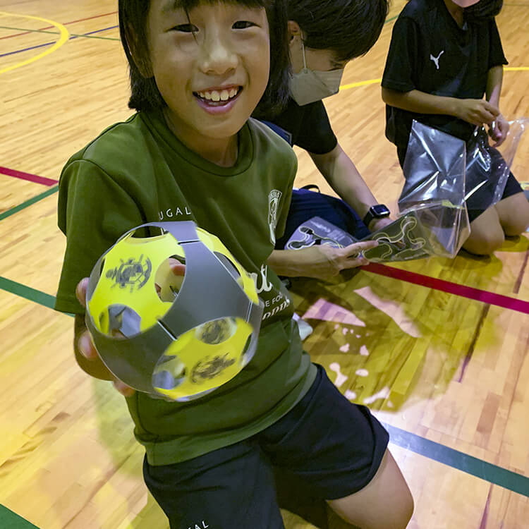 パズルボール組み立て風景-写真