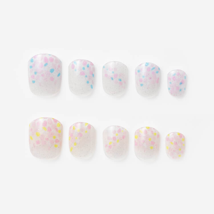 アデリア株式会社様_ネイルシール(22枚タイプ)「さくらさくら」-ネイルシール貼ったサンプル-写真