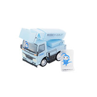 株式会社トーエネック様_PPクラフト プルバックカー(高所作業車)「TOENEC」-正面-サムネイル写真