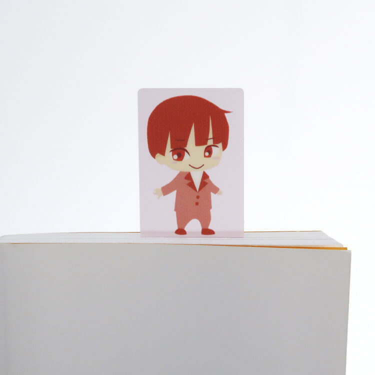 本から飛び出たキャラクターが見えて可愛いです。